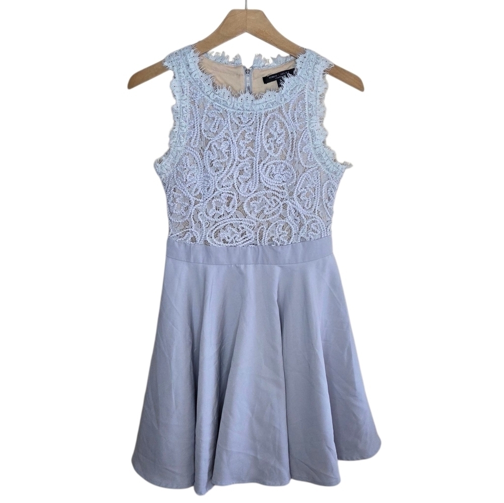 Romeo & Juliette Couture | Silvery Gray Lace Dress with Circle Skirt Size Small